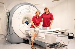 Magnet-Resonanz-Tomographen Magnet-Resonanz-Tomographen